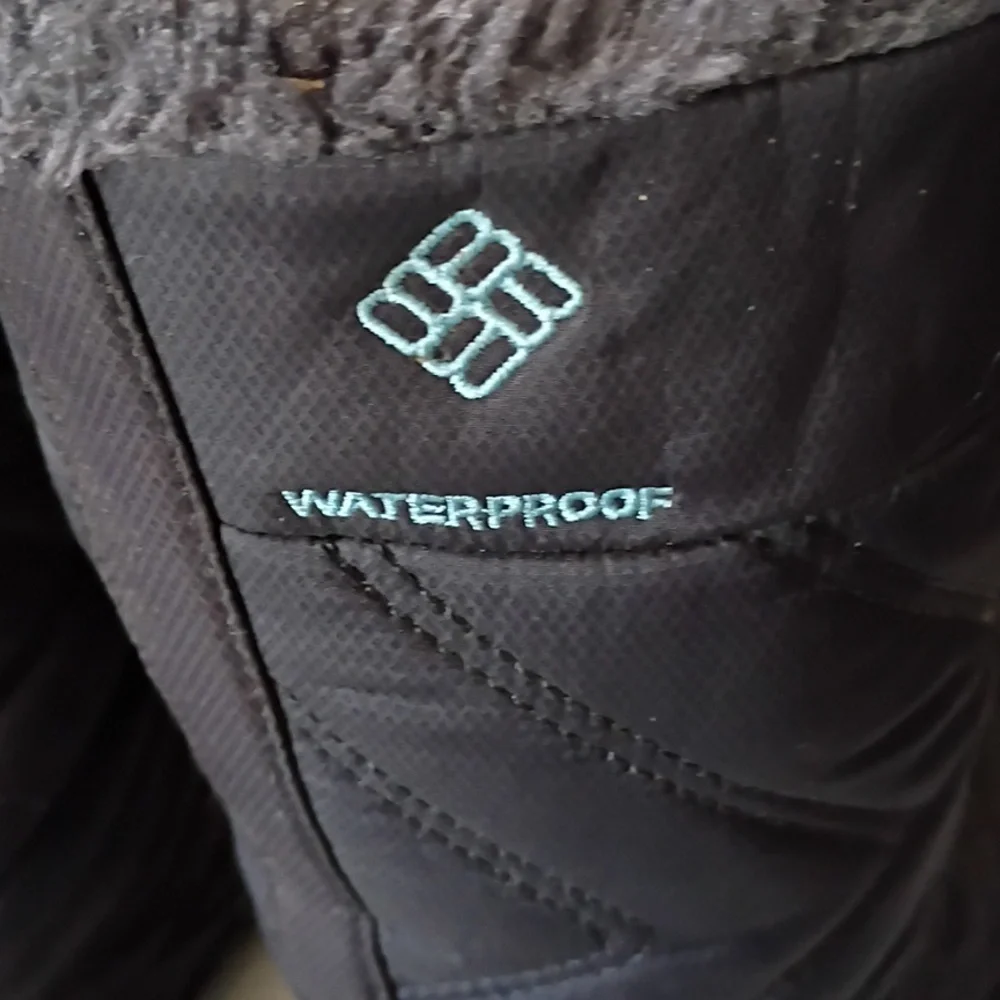 Columbia Black Quilted Winter Boots